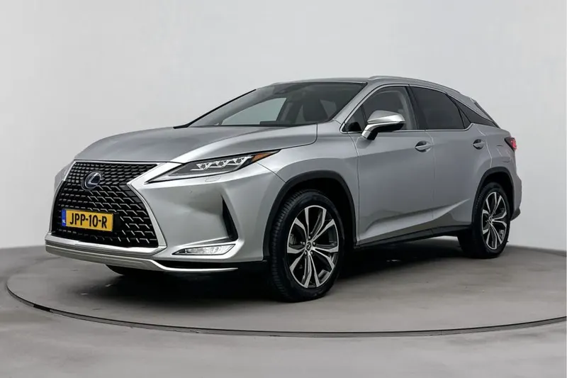 Lexus RX (2022)