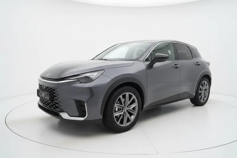 Lexus LBX (2024)