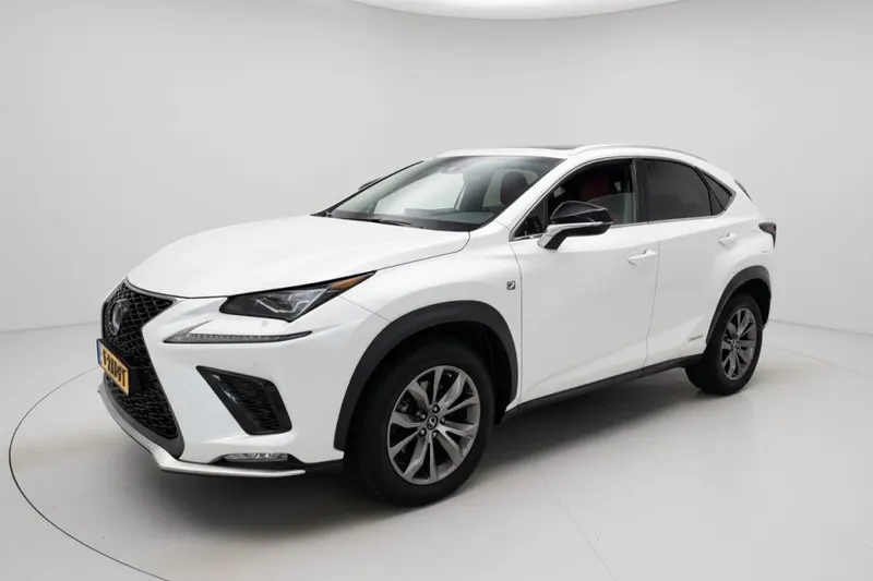 Lexus NX (2020)
