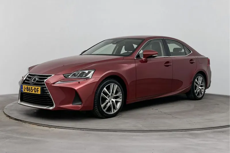 Lexus IS (2020)