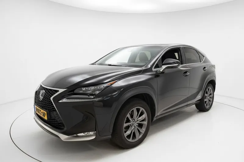 Lexus NX (2017)
