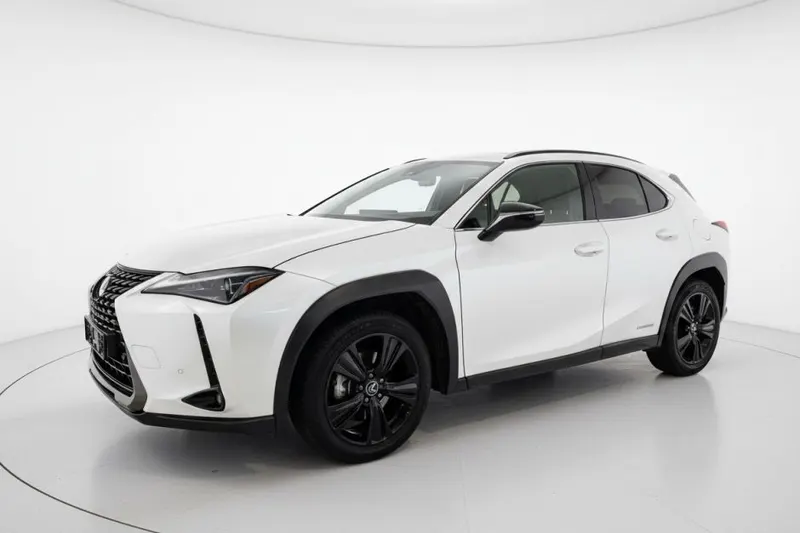 Lexus UX (2022)