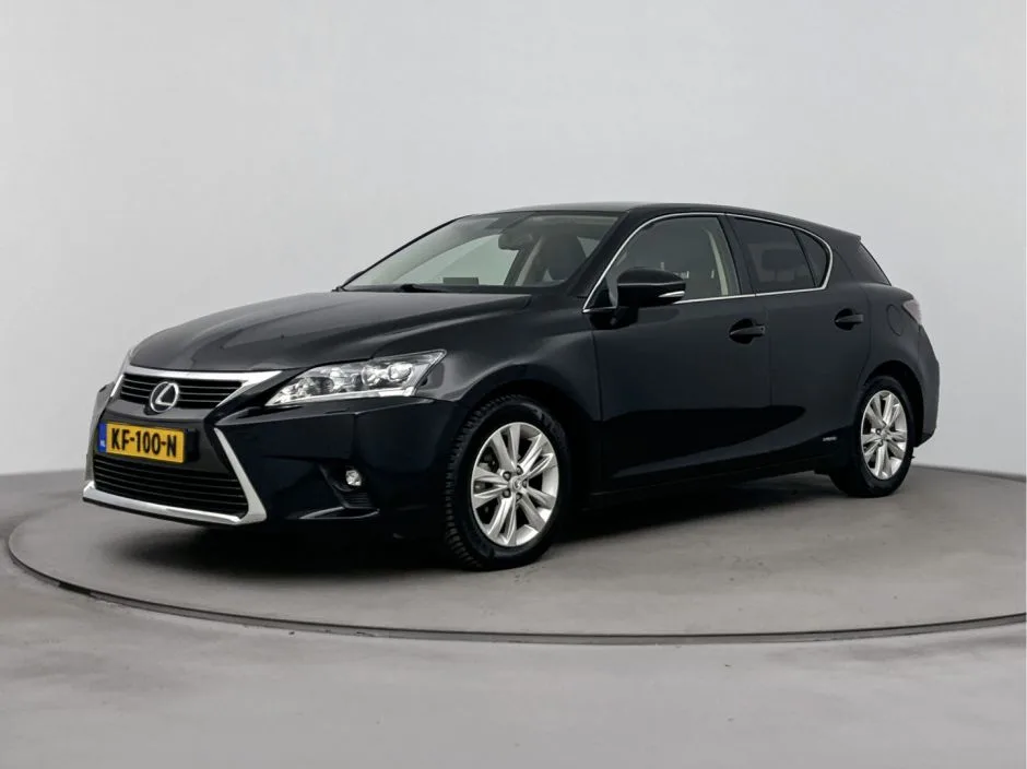 Lexus CT (2016) — foto 1