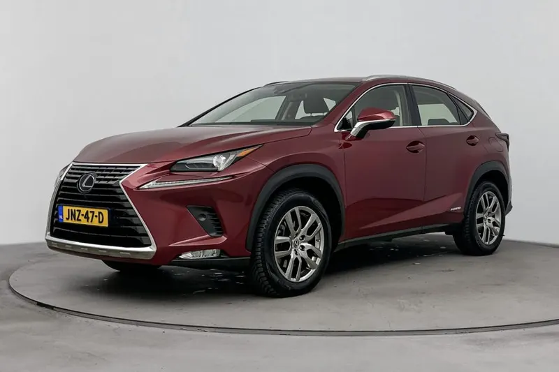 Lexus NX (2020)