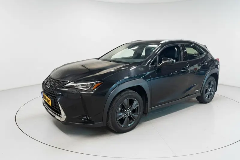 Lexus UX (2020)