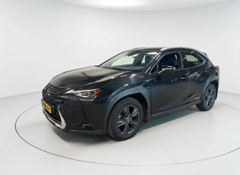 Lexus UX (2020) — foto 1