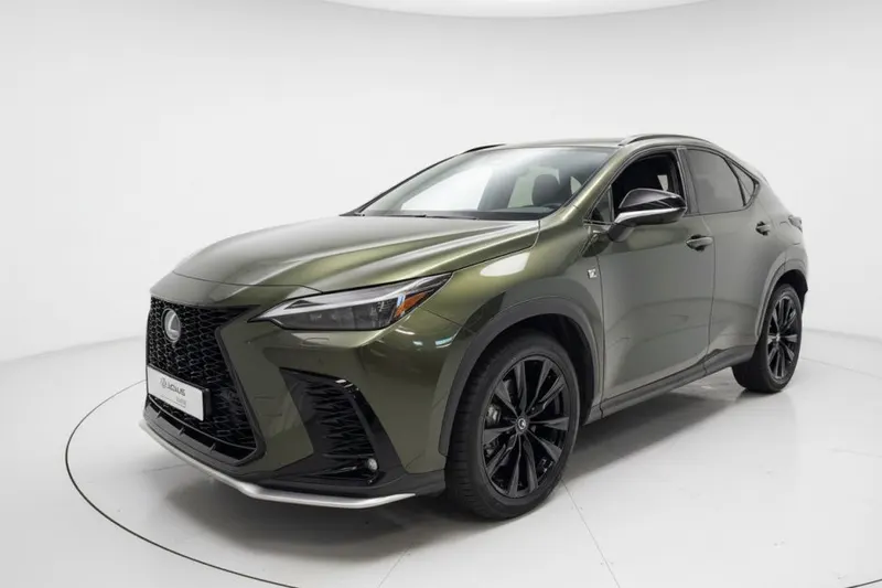 Lexus NX (2023)