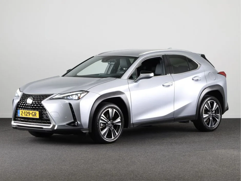Lexus UX (2024) — foto 1