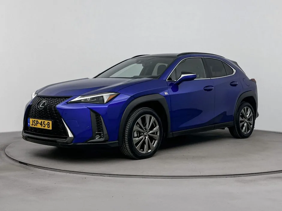 Lexus UX (2023) — foto 1