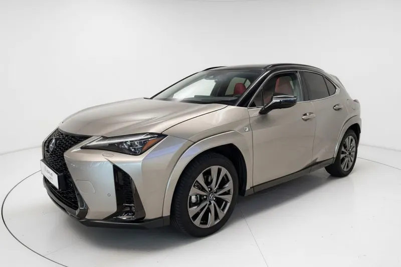 Lexus UX (2024)