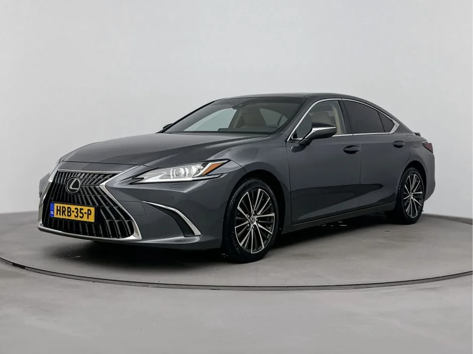 Lexus ES (2023) — foto 1