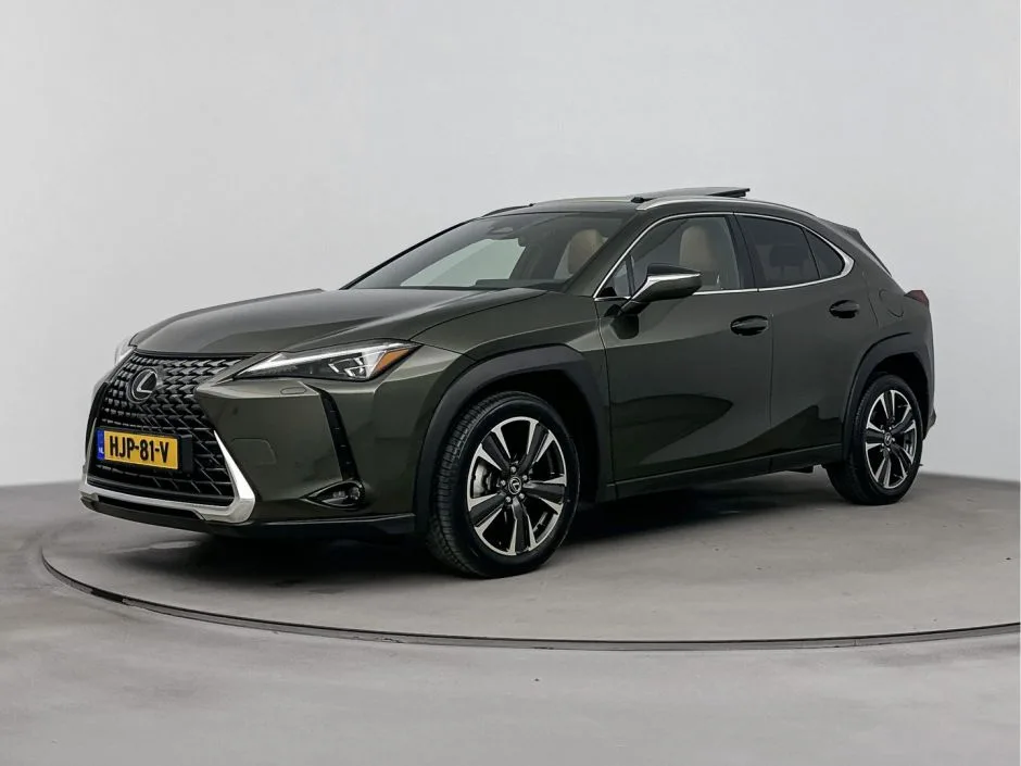 Lexus UX (2025) — foto 1