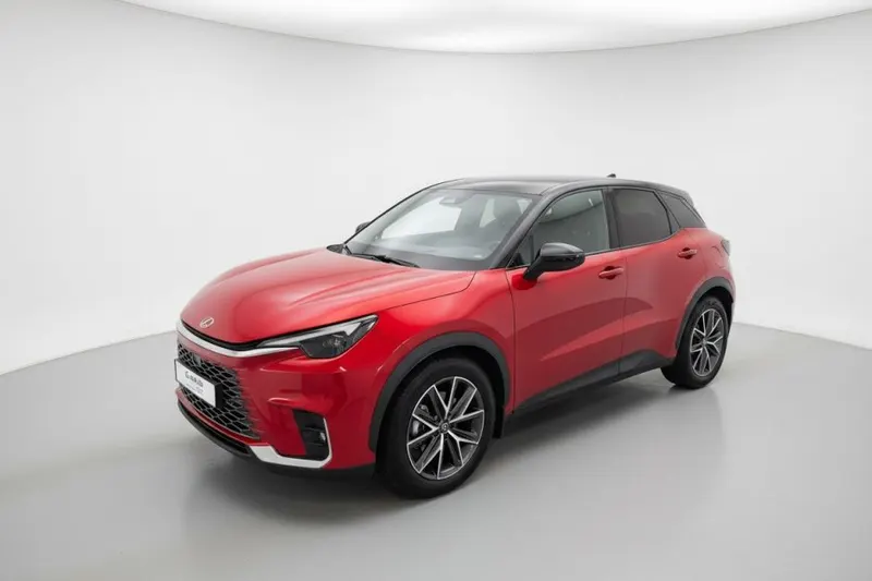 Lexus LBX (2024)