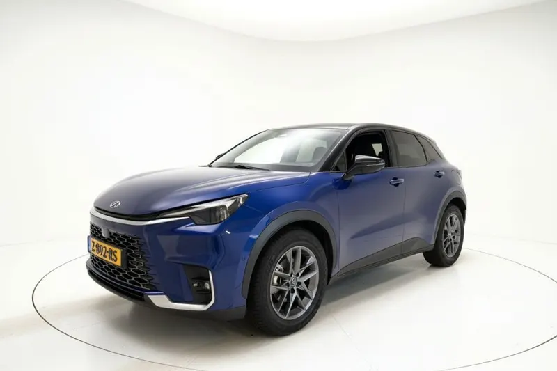 Lexus LBX (2024)