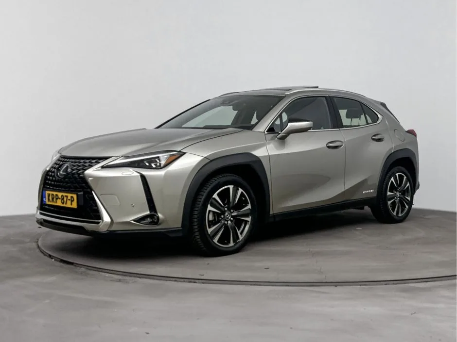 Lexus UX (2020) — foto 1