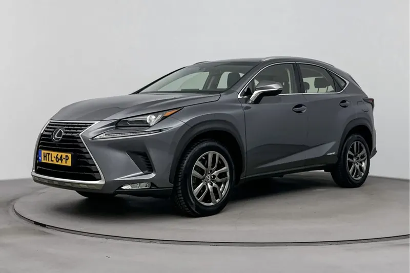 Lexus NX (2020)
