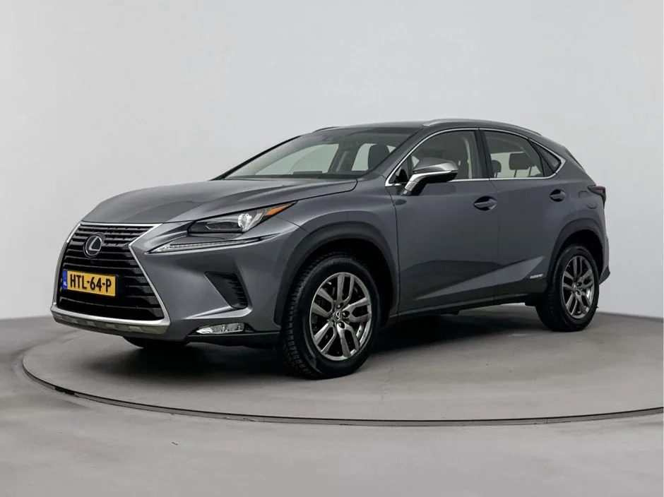 Lexus NX (2020) — foto 1