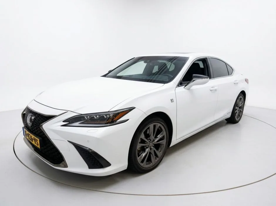 Lexus ES (2021) — foto 1