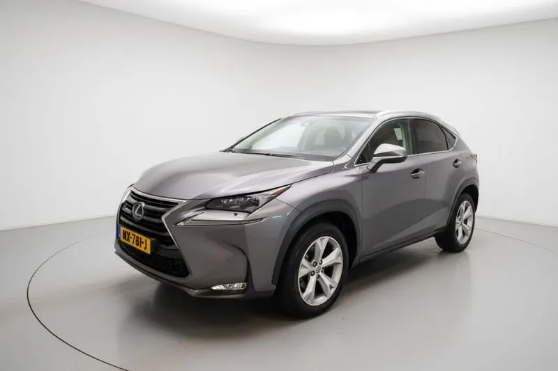 Lexus NX (2017)