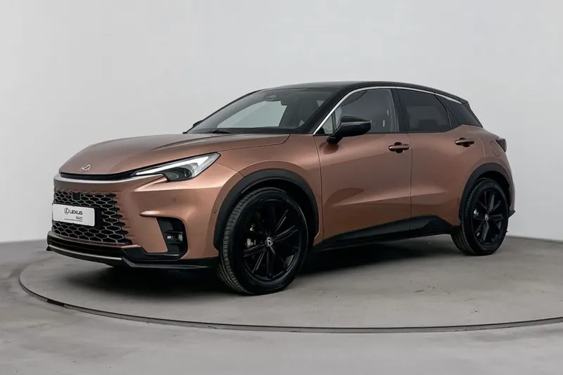 Lexus LBX (2024)