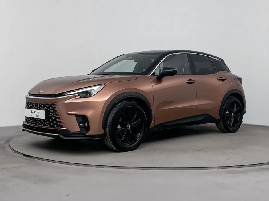 Lexus LBX (2024) — foto 1