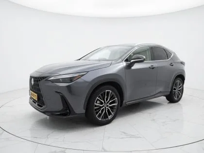 Lexus NX (2025) — foto 1