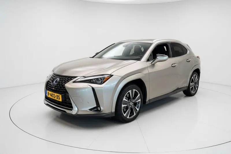Lexus UX (2022)