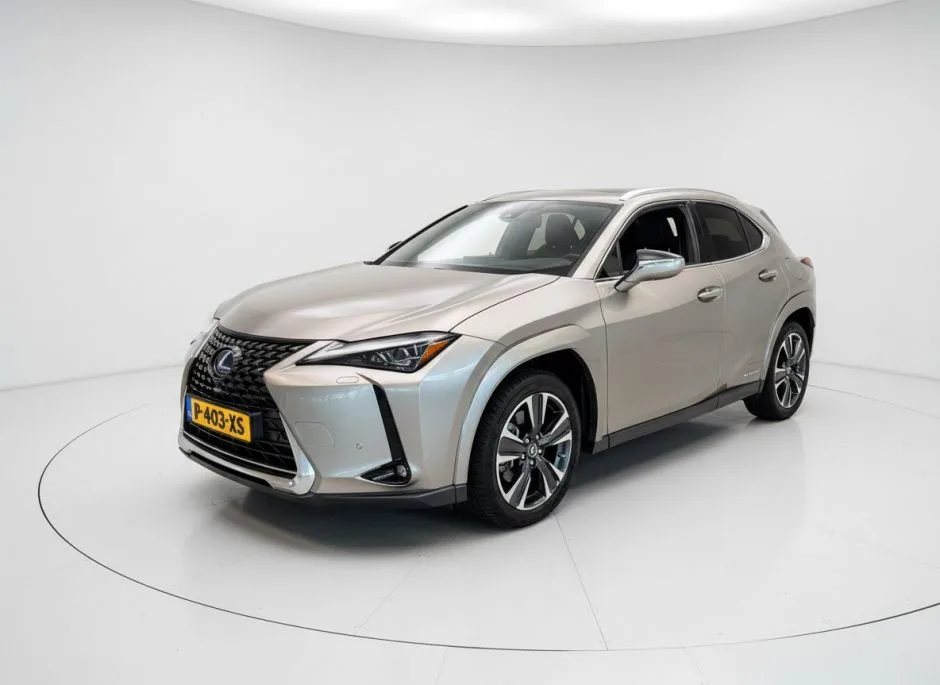 Lexus UX (2022) — foto 1