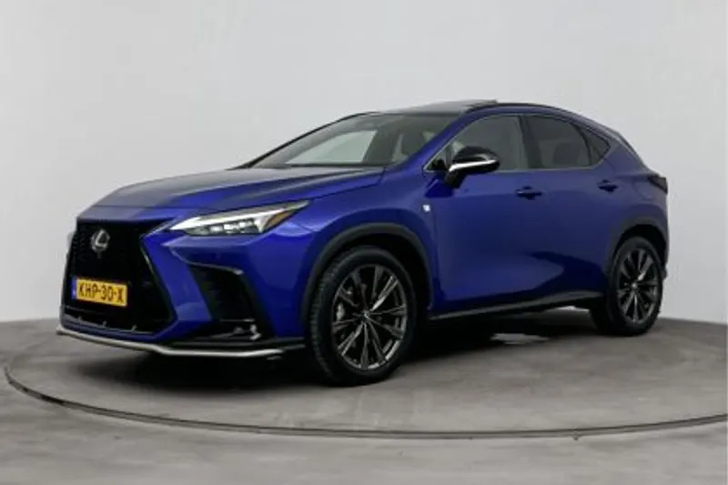 Lexus NX (2023)