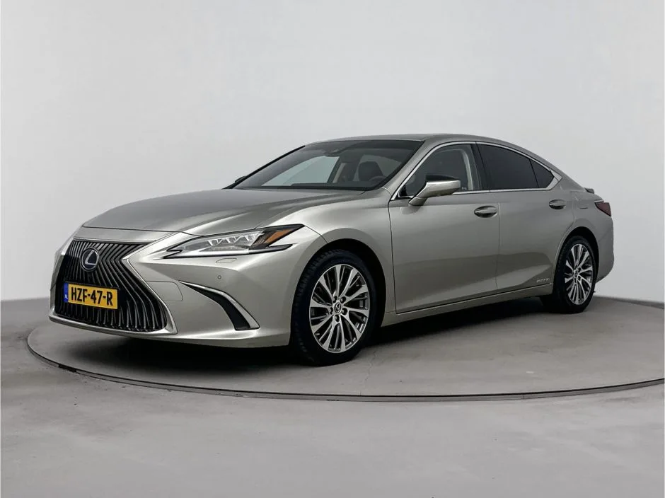 Lexus ES (2021) — foto 1
