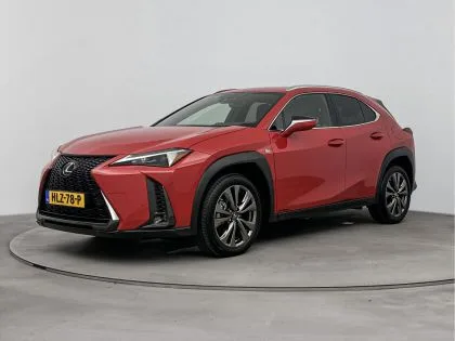 Lexus UX (2024) — foto 1