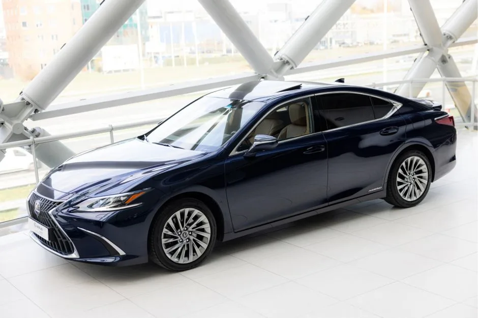 Lexus ES (2022) — foto 1