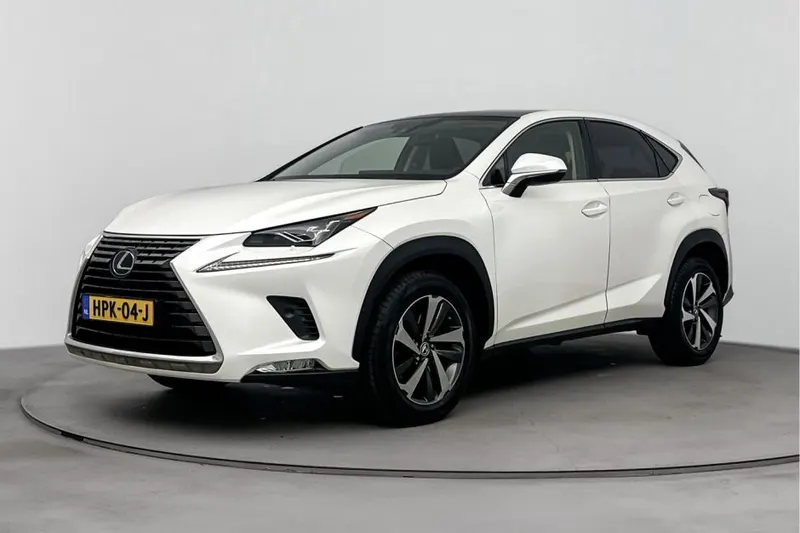 Lexus NX (2020)