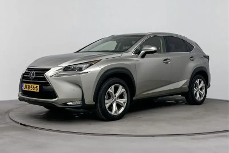 Lexus NX (2017)