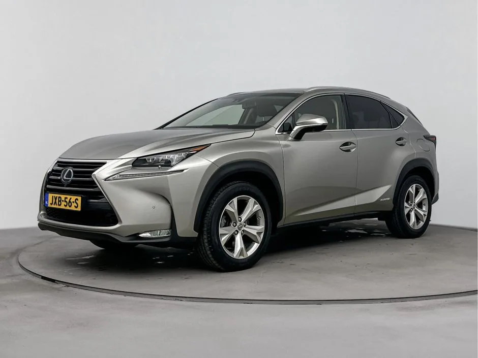 Lexus NX (2017) — foto 1