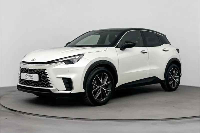 Lexus LBX (2025)