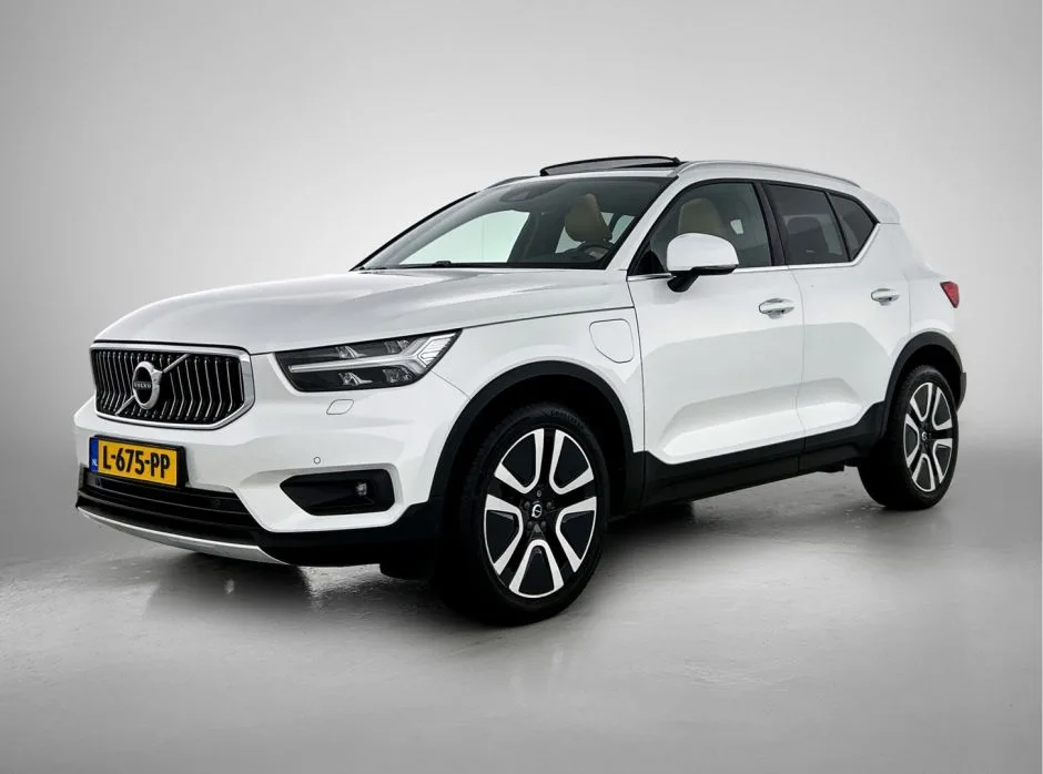 Volvo XC40 (2021) — foto 1