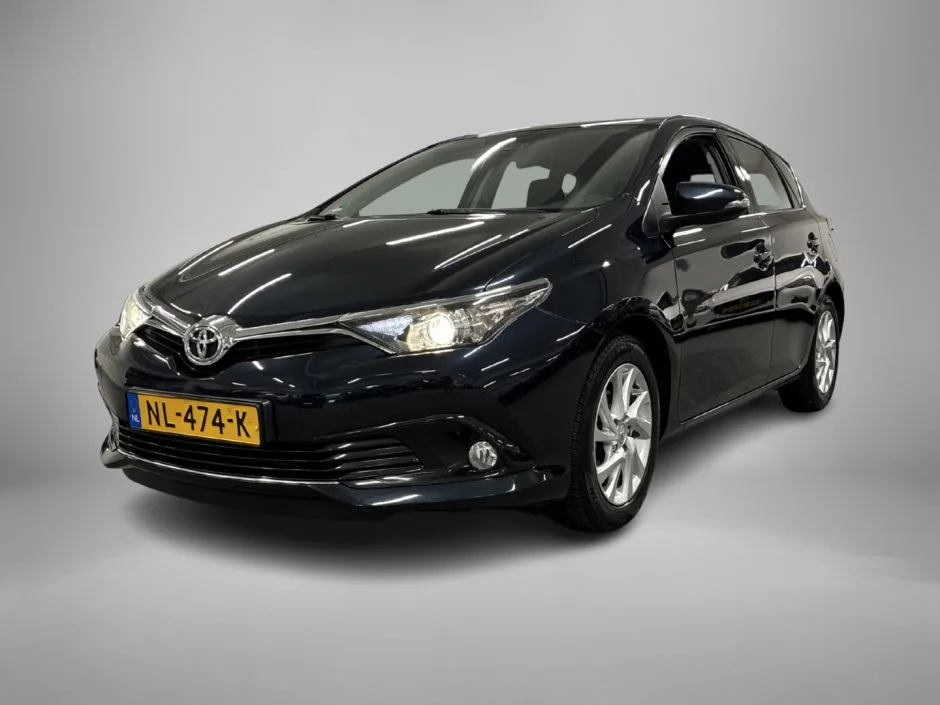 Toyota Auris (2017) — foto 1
