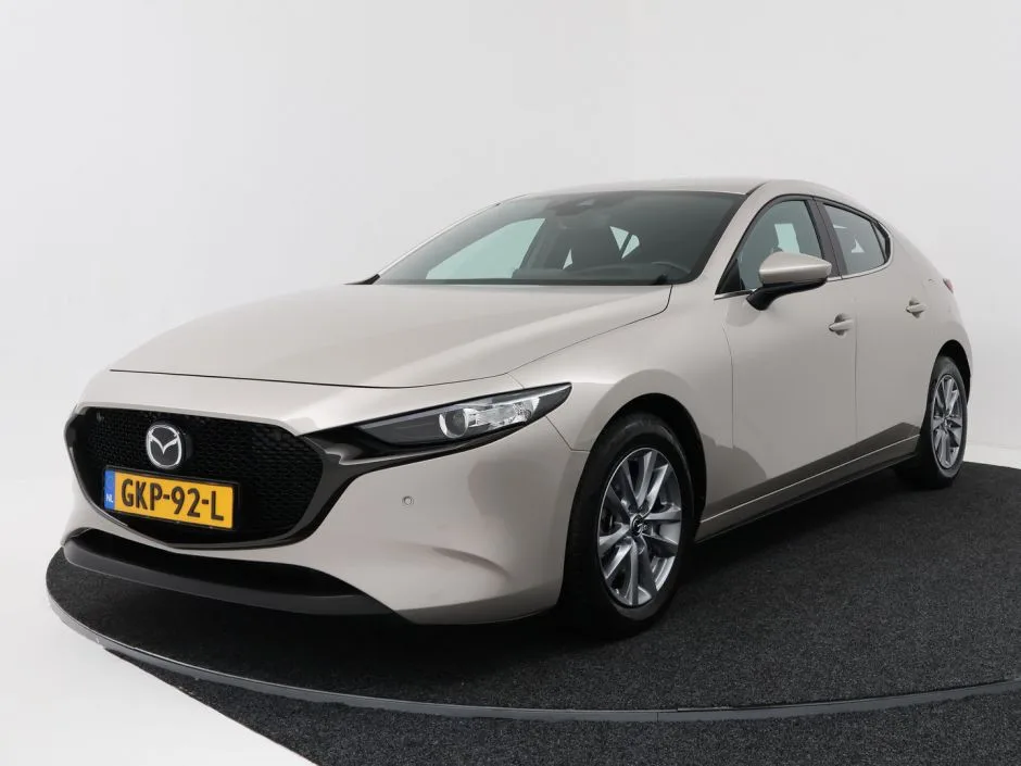 Mazda 3 (2023) — foto 1