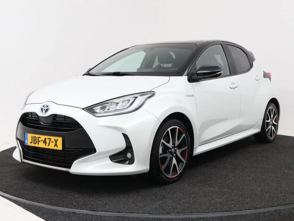 Toyota Yaris (2021) — foto 1