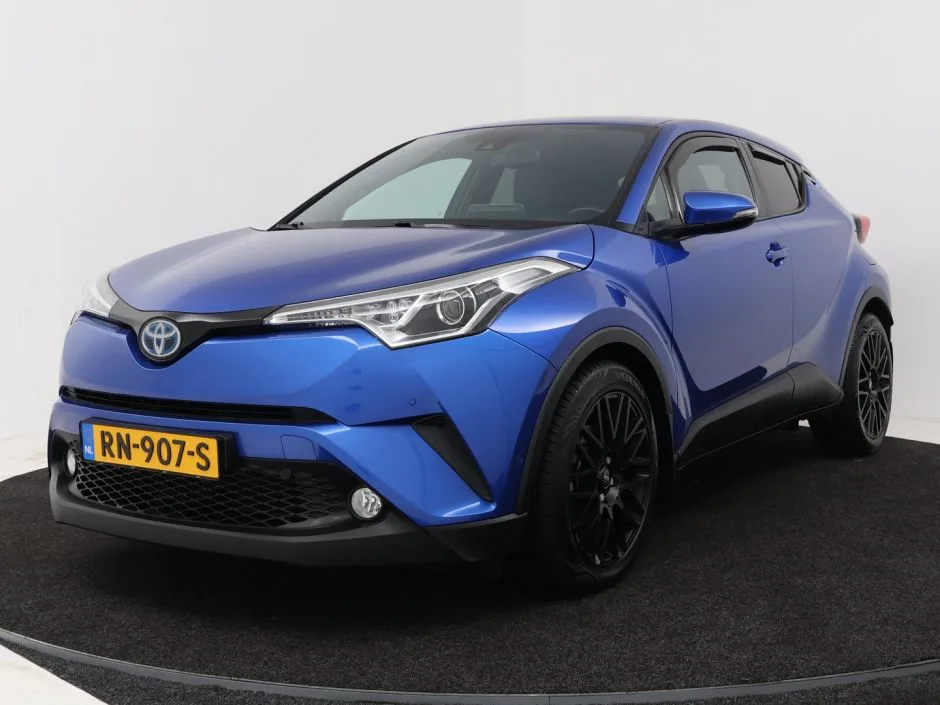 Toyota C-HR (2018) — foto 1