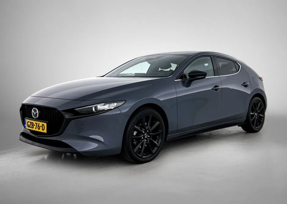 Mazda 3 (2024) — foto 1