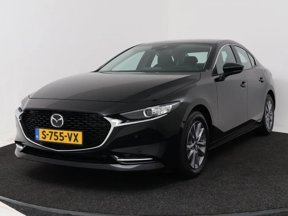 Mazda 3 (2023) — foto 1