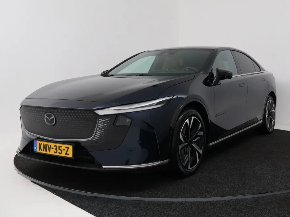 Mazda CX-6e (2026) — foto 1