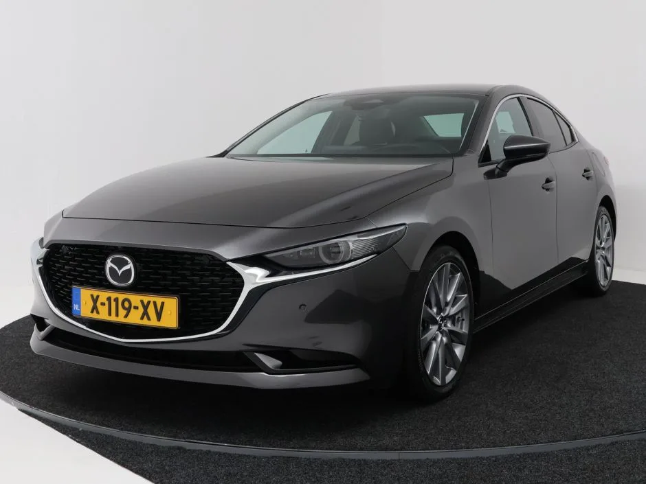 Mazda 3 (2024) — foto 1