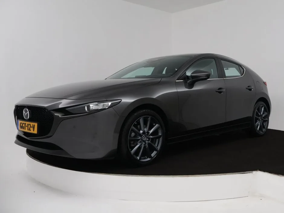 Mazda 3 (2024) — foto 1