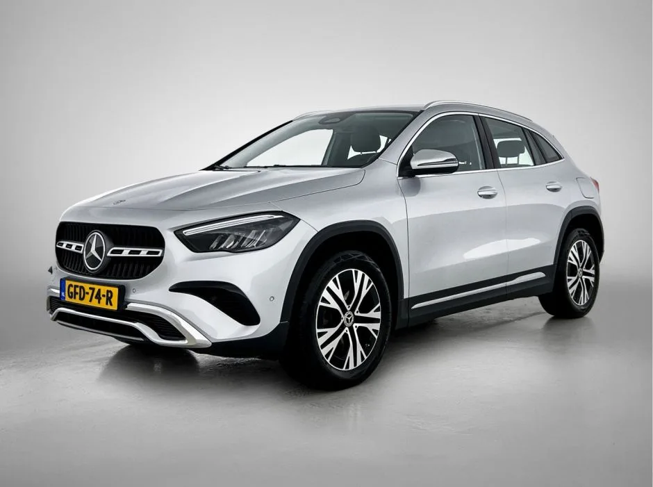 Mercedes-Benz GLA (2023) — foto 1