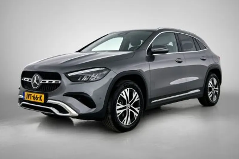 Mercedes-Benz GLA (2024)