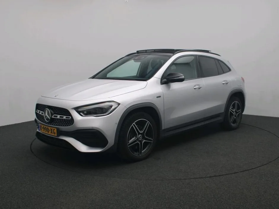 Mercedes-Benz GLA (2021) — foto 1