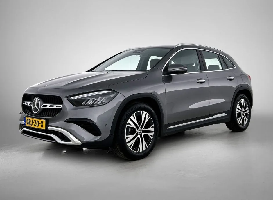 Mercedes-Benz GLA (2024) — foto 1